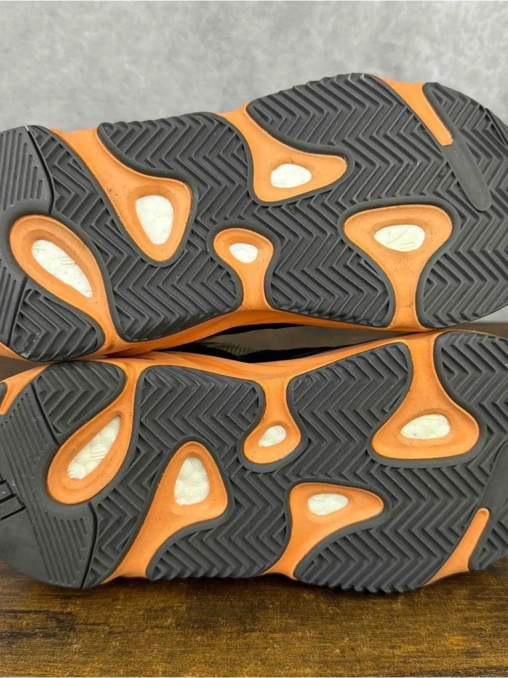 Adidas Yeezy Boost 700 Enflame Amber Size 5.5 GW0297 Men’s Shoes OG Rare Kanye
